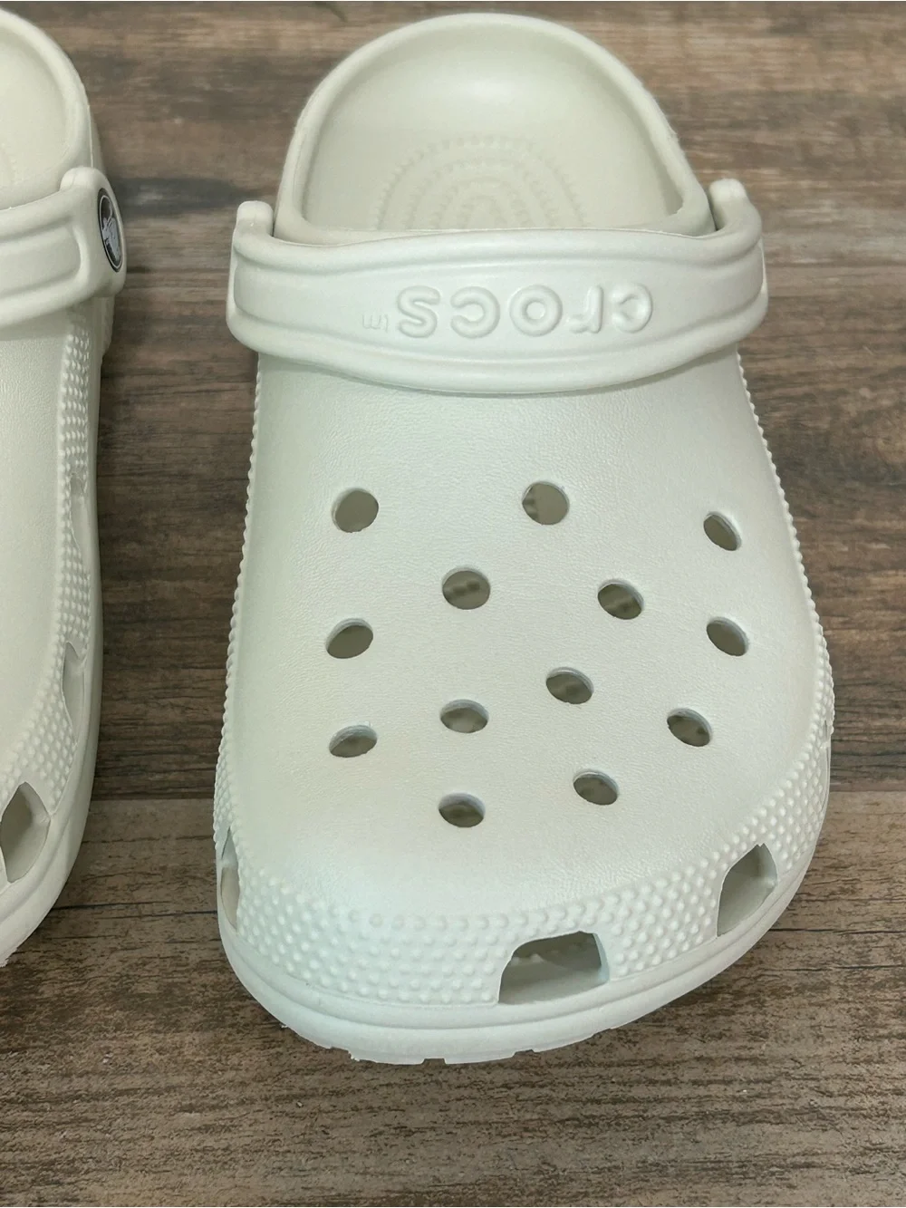 CROCS Classic M-5, W-7 off white clogs slips in shoes gently used